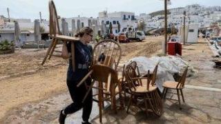 Значителни щети и затворени училища на Цикладските острови заради проливните дъждове в Егейско море