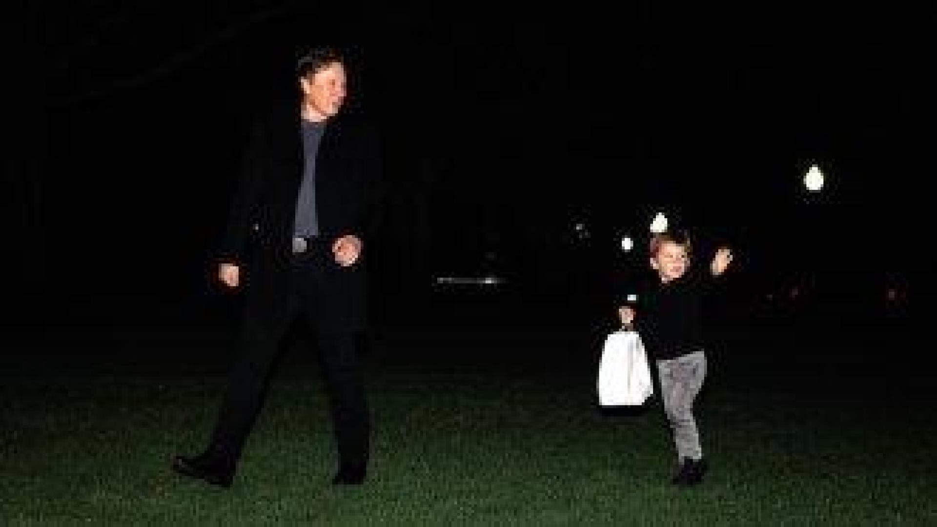 Тактиките, които Илон Мъск използва, за да управлява "легиона" си от деца – и техните майки