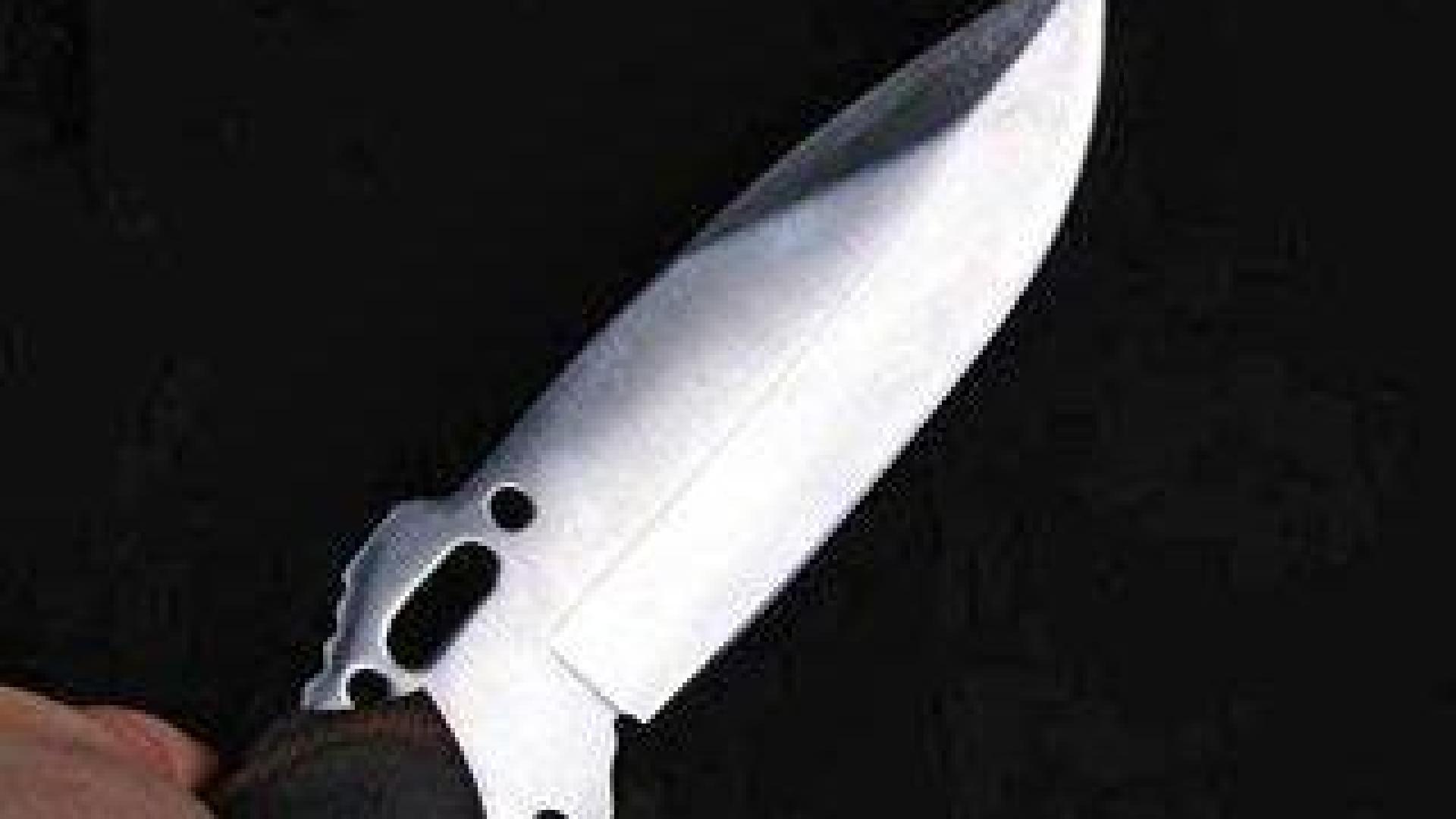 Двама ранени при атака с нож пред германски супермаркет