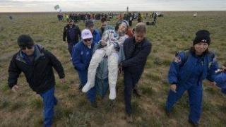 Руско-американски екипаж се завърна на Земята след 7 месеца в Космоса