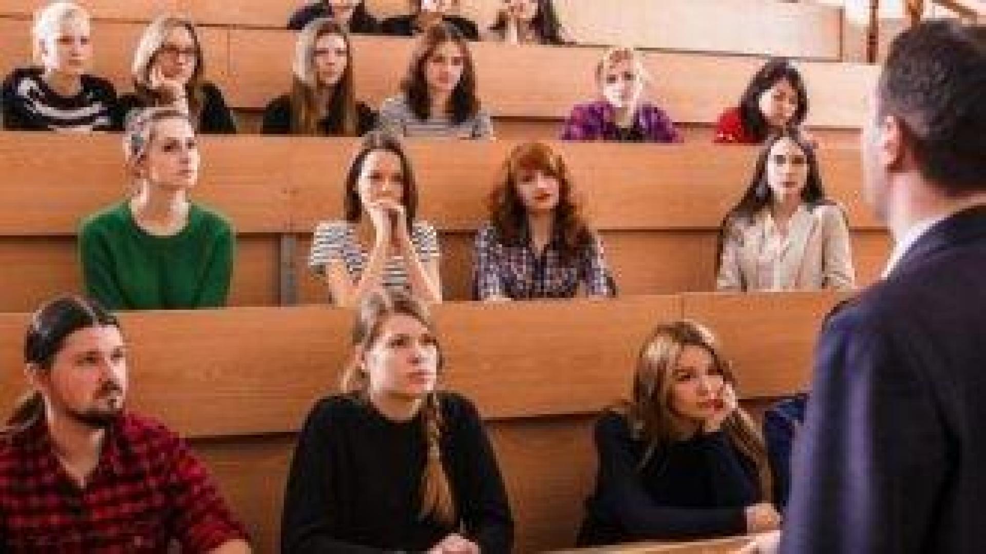 2780 лева става минималната заплата на преподавателите в университетите