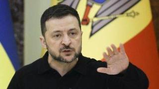 Зеленски може и да не присъства на погребението на папата