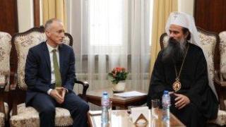 "Училището не е църква": Граждански протести защитават светското образование