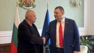 Още един кмет премина към Пеевски