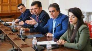 ПП видя 100 дни хоас и провали, докато Борисов иска подкрепа за 4 години