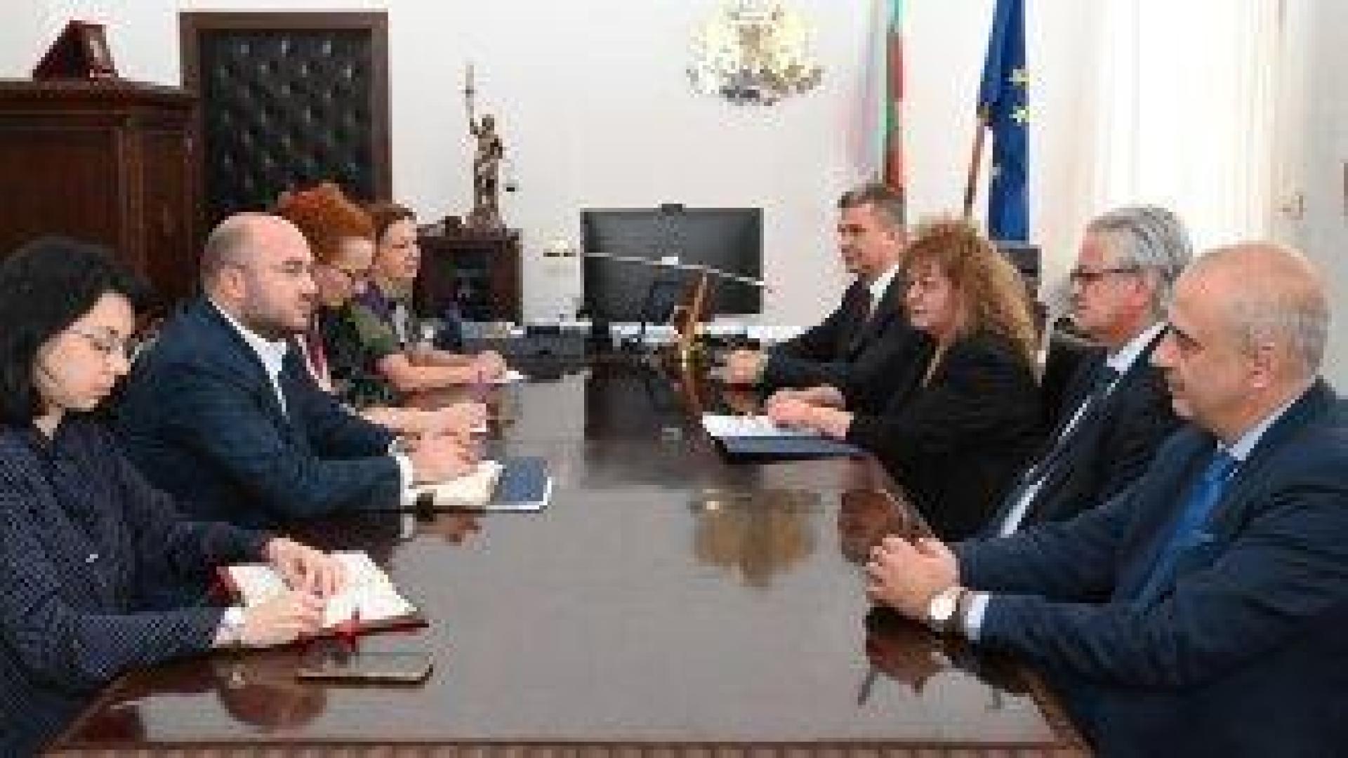 Революция: Актове за вписване в Имотния регистър ще се заявяват електронно