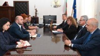 Революция: Актове за вписване в Имотния регистър ще се заявяват електронно