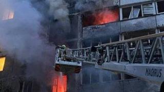 Поне двама убити при руско нападение срещу Киев, украински дронове объркаха московските летища