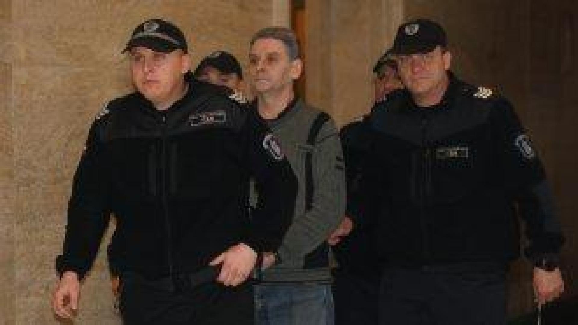 На 18 години е осъден бившият полицай, застрелял психолога Иван Владимиров-Нав