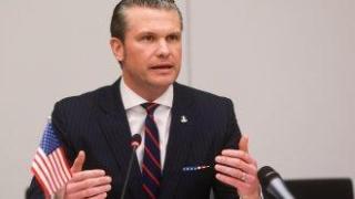 Близо 1000 транссексуални военнослужещи ще бъдат отстранени от въоръжените сили на САЩ