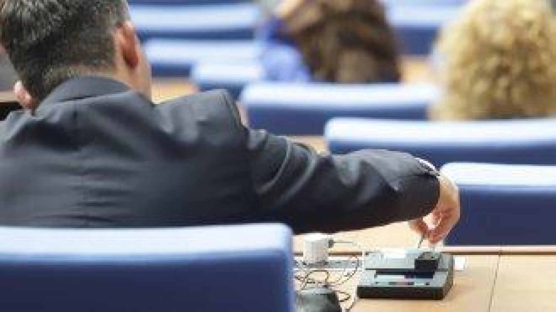 Третият вот на недоверие е с неясно бъдеще