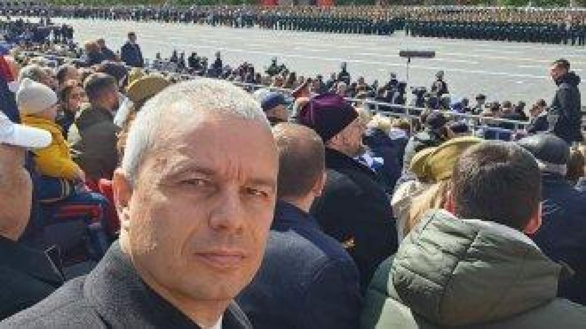 Kостадинов се хвали, че гледа парада на Червения площад от "почти първи ред"