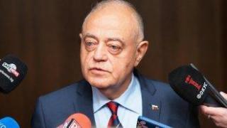 ДСБ търси кандидат за президент, "който гледа към Запада"