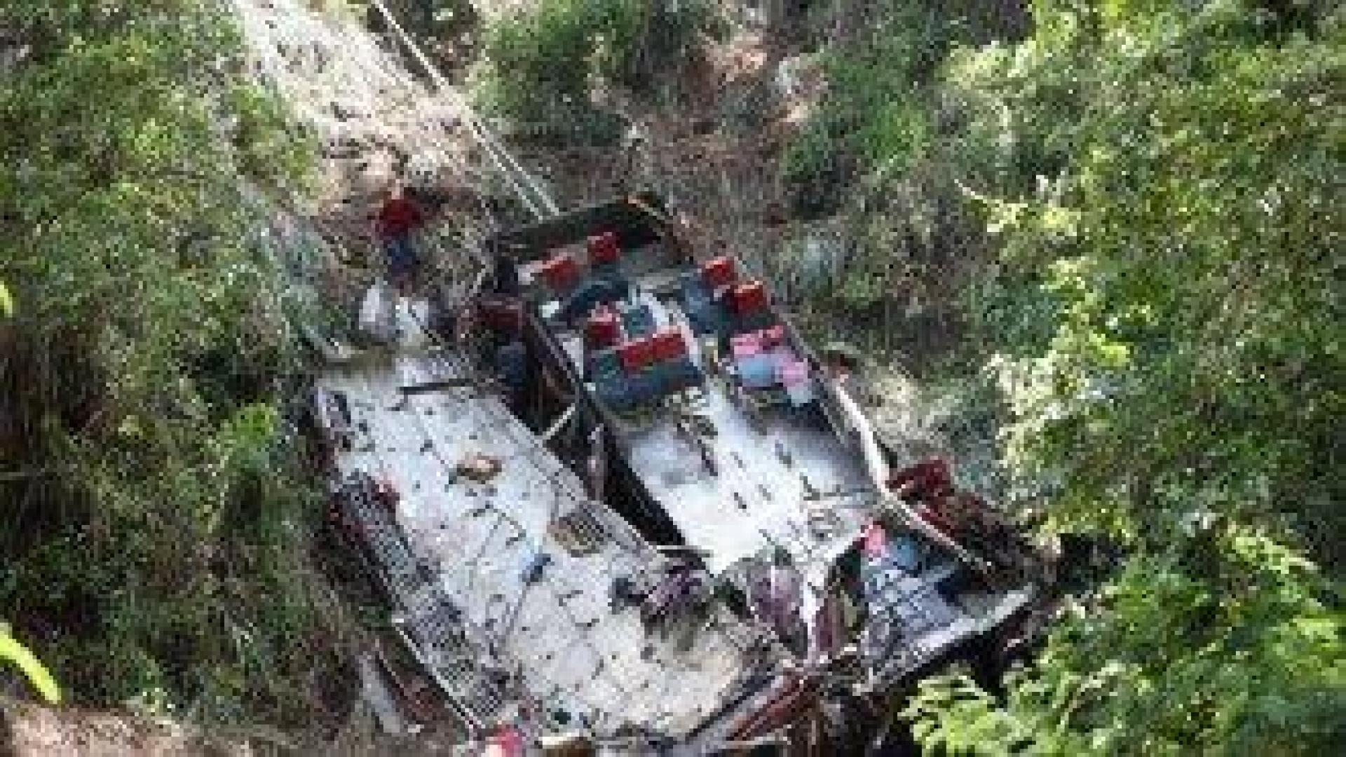 21 жертви на паднал в пропаст автобус в Шри Ланщка