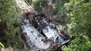 21 жертви на паднал в пропаст автобус в Шри Ланщка