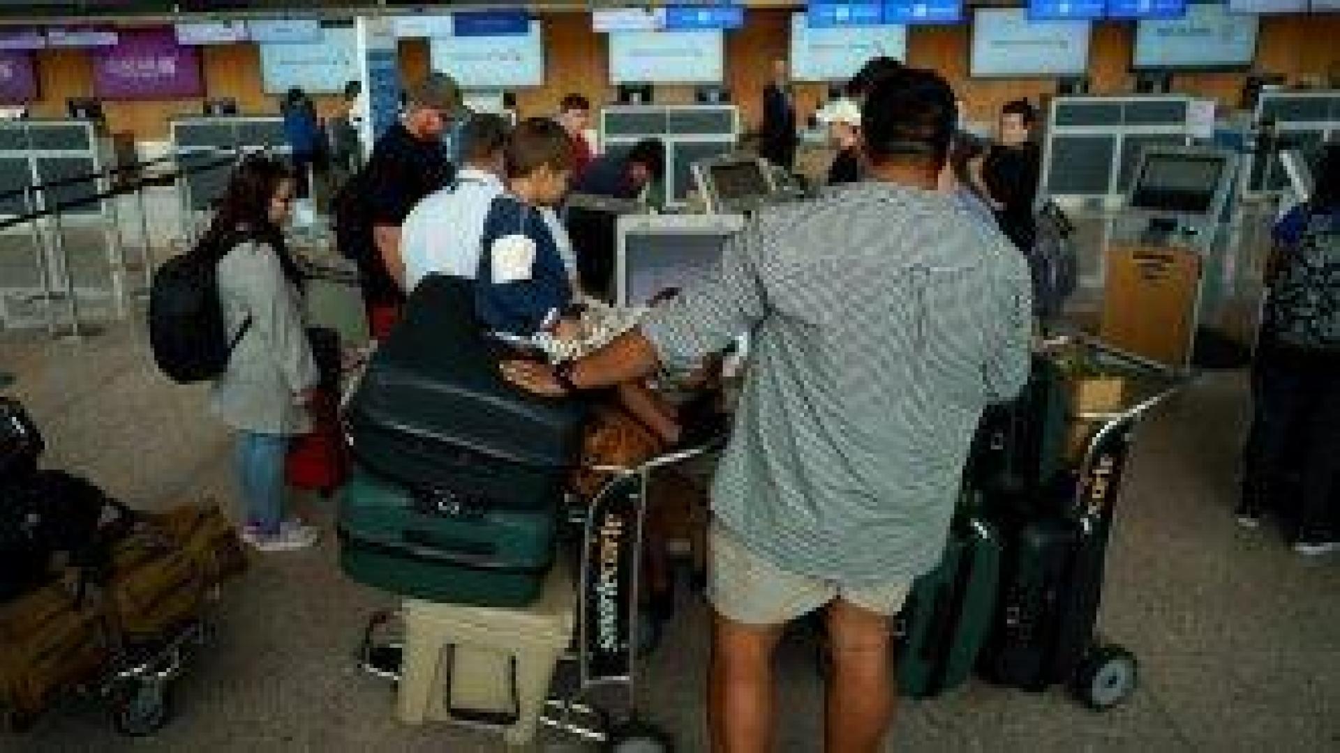 Първите бели южноафриканци бежанци пристигнаха в САЩ; Тръмп твърди, че са подложени на дискриминация