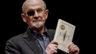 Нападателят на Салман Рушди получи 25 години затвор