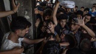 Според местните власти десетки са убити при израелски удари в Газа снощи и тази сутрин