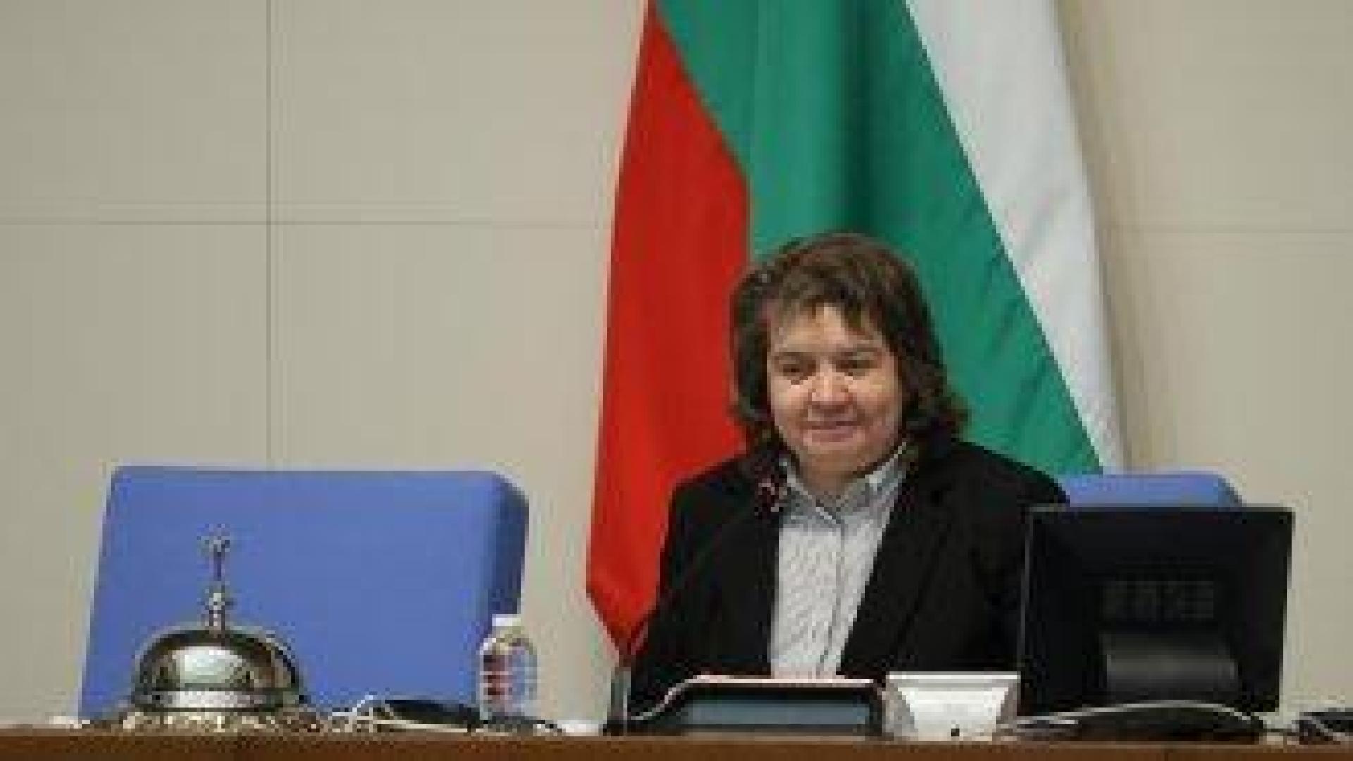 Киселова: Сезирането на КС от президента няма да се отрази на конвергентния доклад