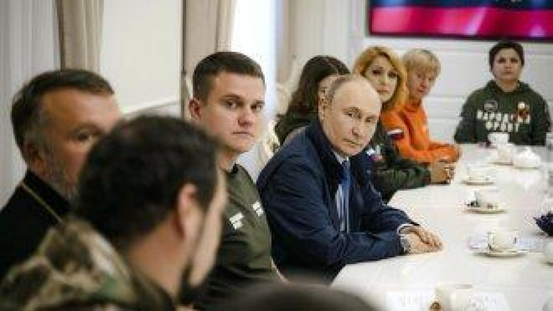 Путин посети Курска област за първи път, откакто Москва прогони украинските сили