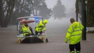 Най-малко двама загинали при наводненията в Източна Австралия