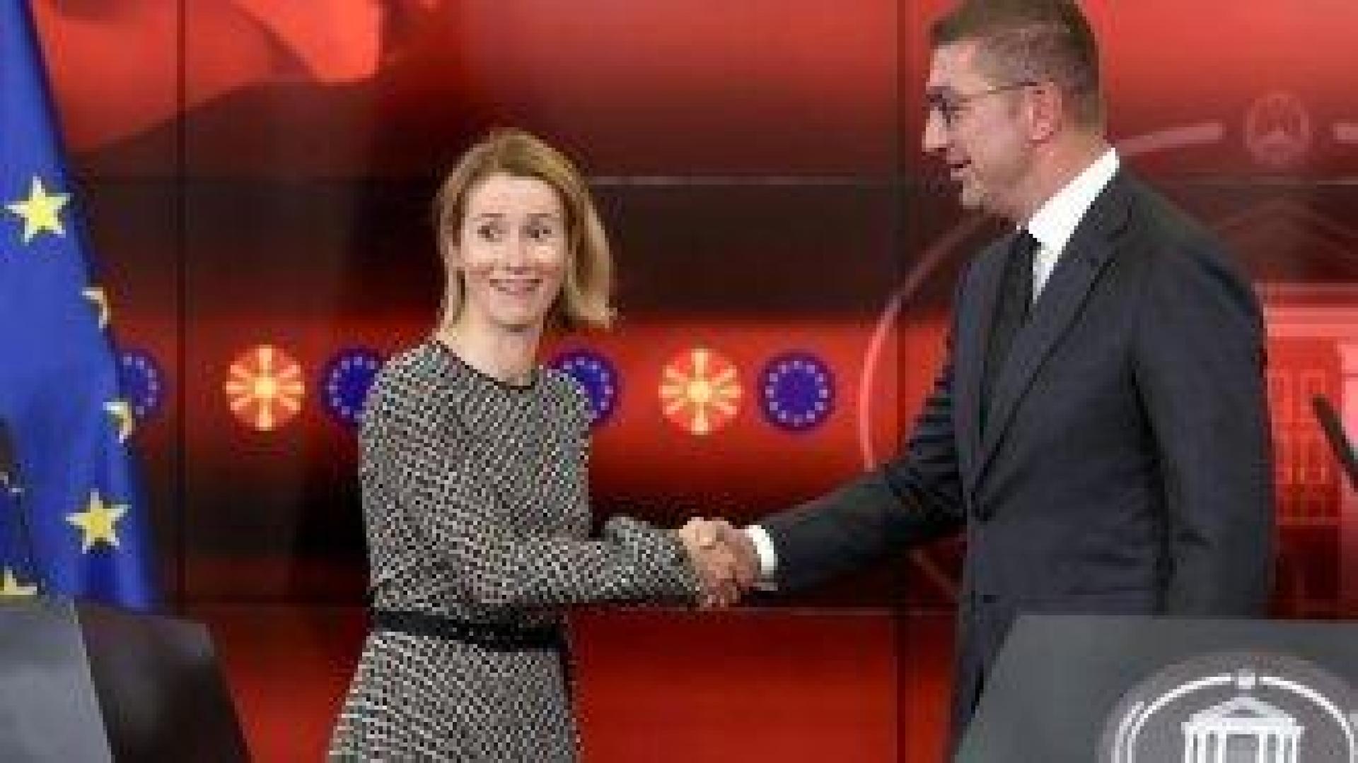 ЕС обеща подкрепа на Скопие, но Мицкоски предпочете да говори за "македонското малцинство"