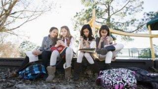 Мащабни реформи в училищния закон: Без телефони, но с религия