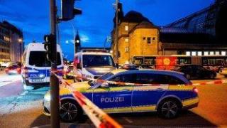 Критично е състоянието на четирима души от наръганите в Хамбург