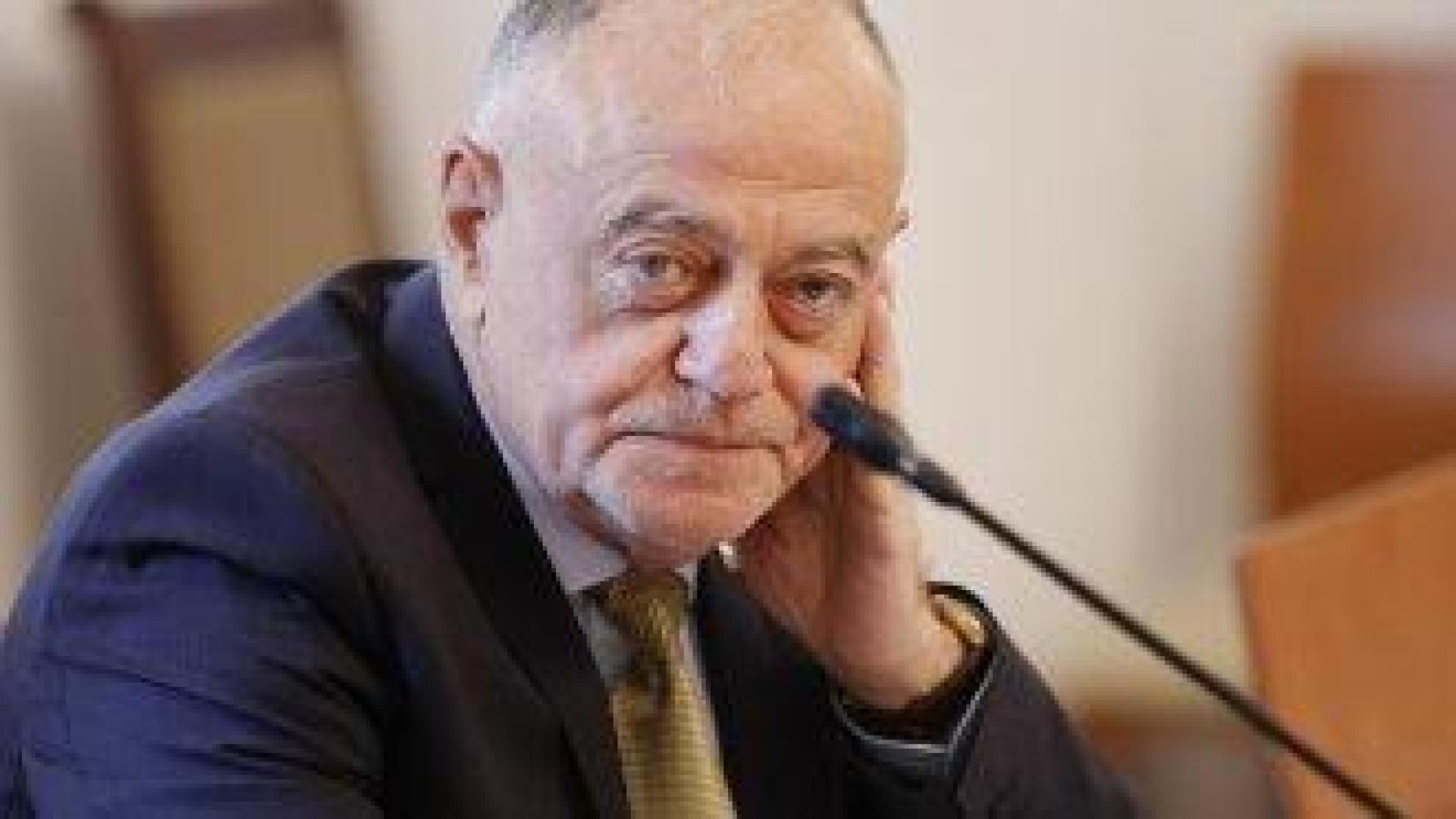 Атанасов: Президентът работи като обикновен руски трол