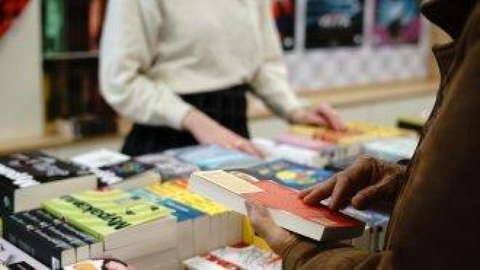 Писатели препоръчват: Пилат и Иисус, църквата и ДС, големи философи и български разломи