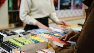 Писатели препоръчват: Пилат и Иисус, църквата и ДС, големи философи и български разломи