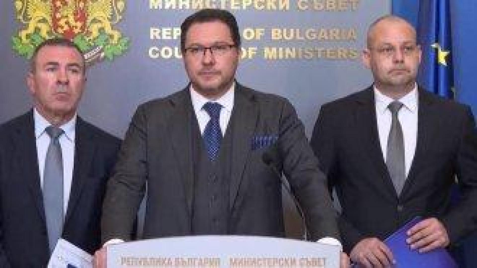 Война на икони: Рашков е подписал поръчката за купуването им, обяви Митов