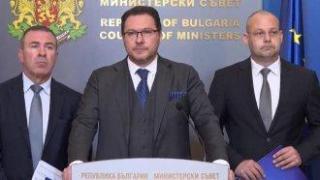 Война на икони: Рашков е подписал поръчката за купуването им, обяви Митов