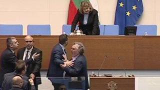 След поредните обиди в НС: Манол Пейков се закани да съди Костадинов