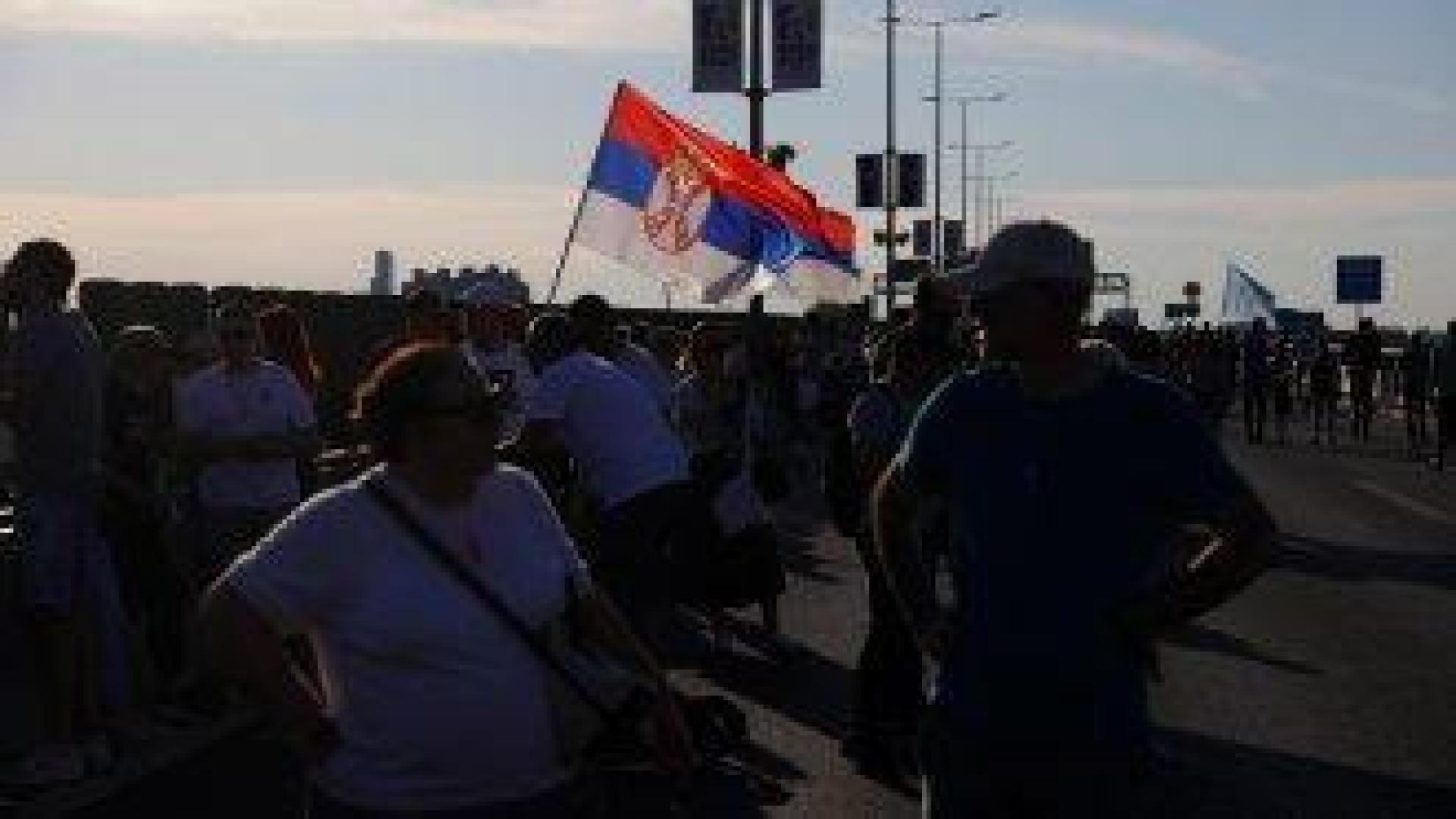 Mногохилядни протести в Сърбия с искане за предсрочни избори