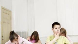 Четвъртокласниците на изпити: Какво ще включват тестовете