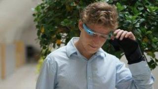 Умните очила ли ще изместят смартфоните