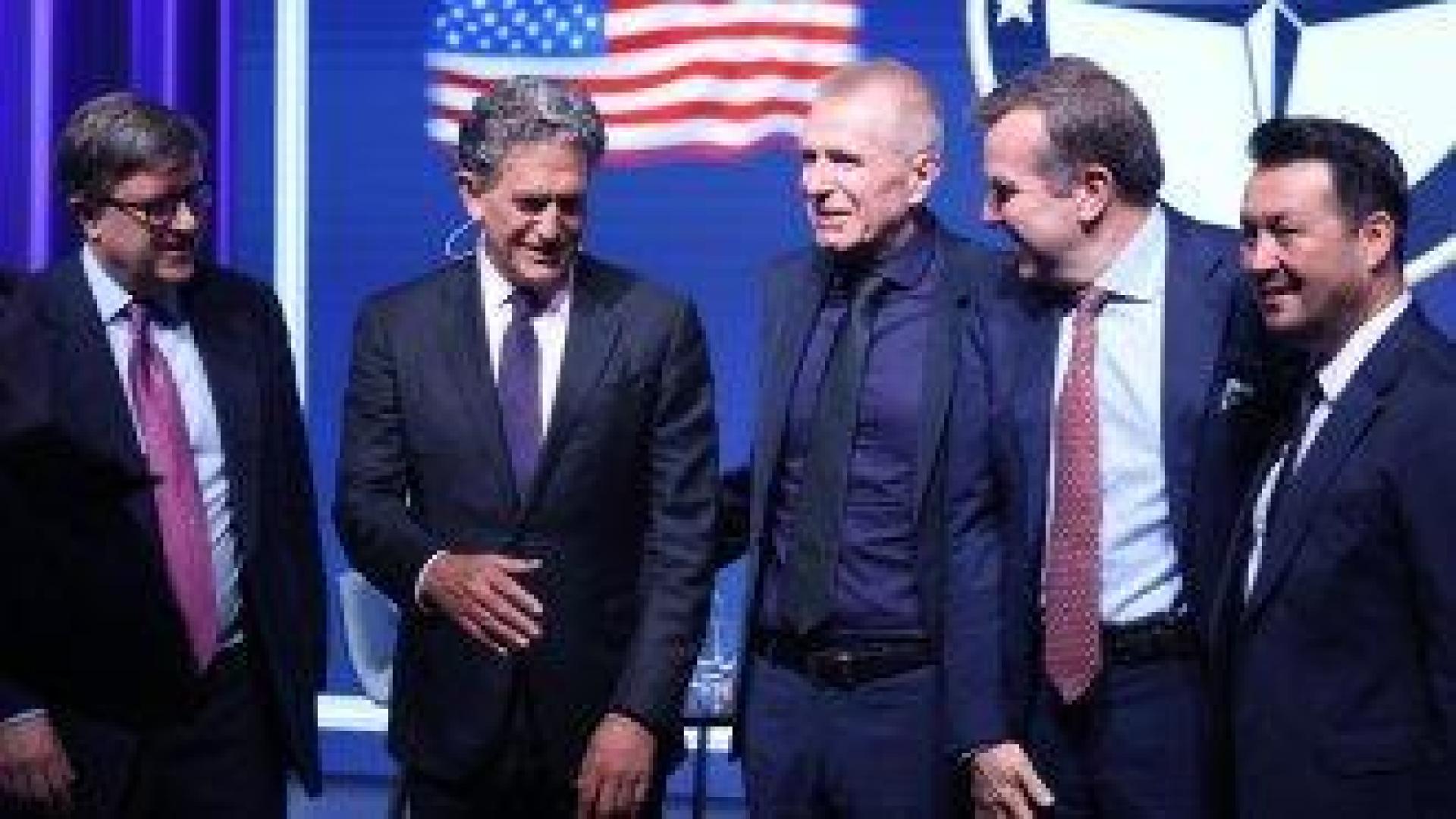 Ковачки се появи на форум в София с бивши висши американски политици (снимки)