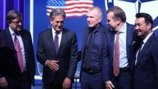 Ковачки се появи на форум в София с бивши висши американски политици (снимки)