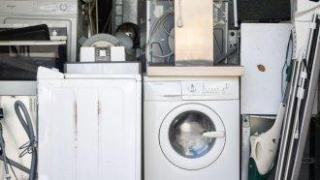 Абсурдният скок на екотаксите или кой саботира бизнеса и потребителите