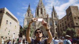 Испания може да посрещне до 100 милиона туристи тази година