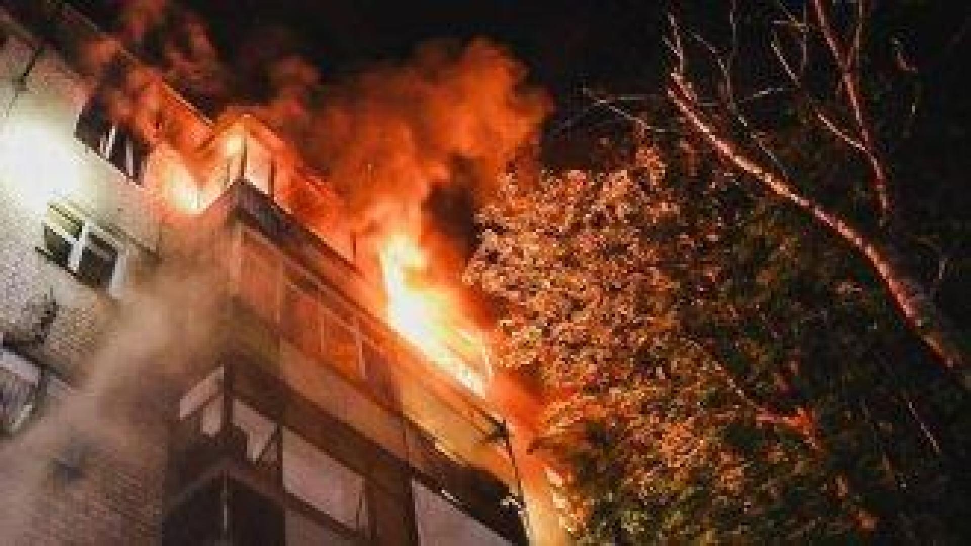 Трима убити и 60 ранени в Харков при руски удари по жилищни сгради