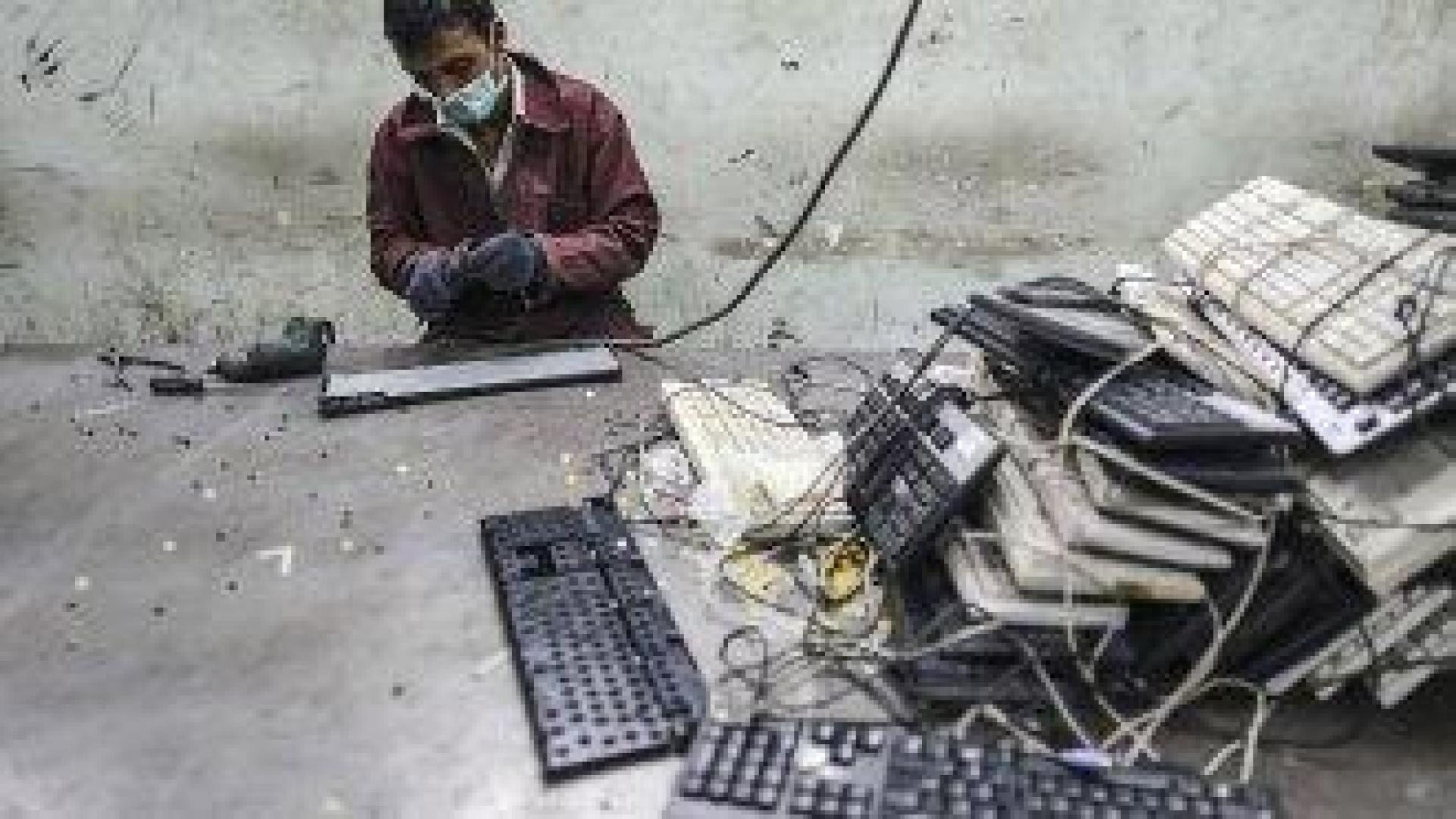 ДБ привиква екоминистъра заради рязко повишените такси за електроуреди