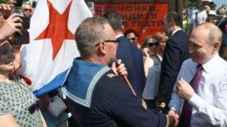 Охраната на Путин е започнала да носи дронове-прехващачи
