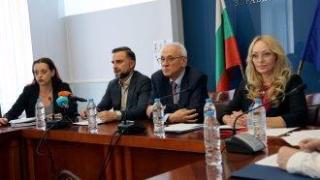 МЗ увеличава бюджета на проекта за насърчаване на специализациите с 26.5 млн. лева