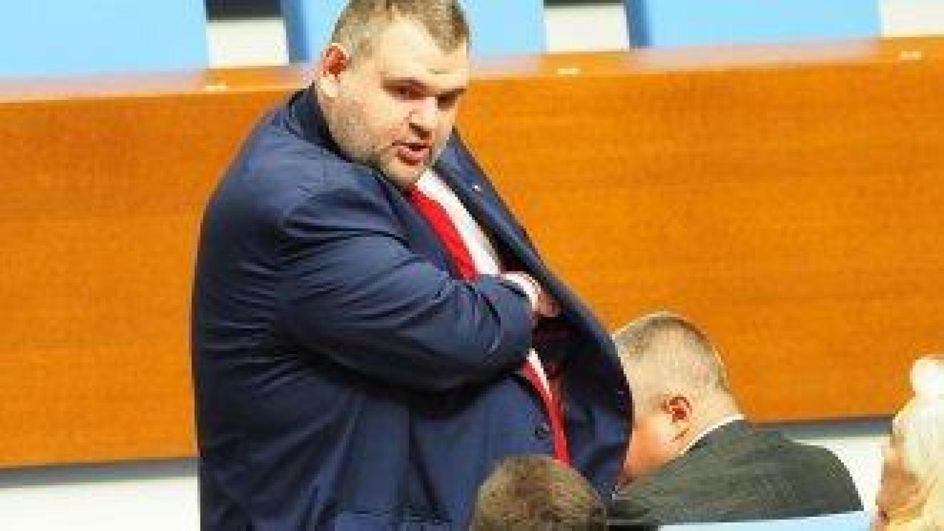 Правителство обсъжда исканите от Пеевски “Магазини за хората“