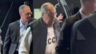 Сегрей Лавров пристигна с блуза на Съветския съюз, докато Тръмп пътува към Аляска