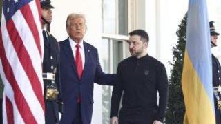 Въпросът за костюма на Зеленски отново е тема преди срещата му с Тръмп