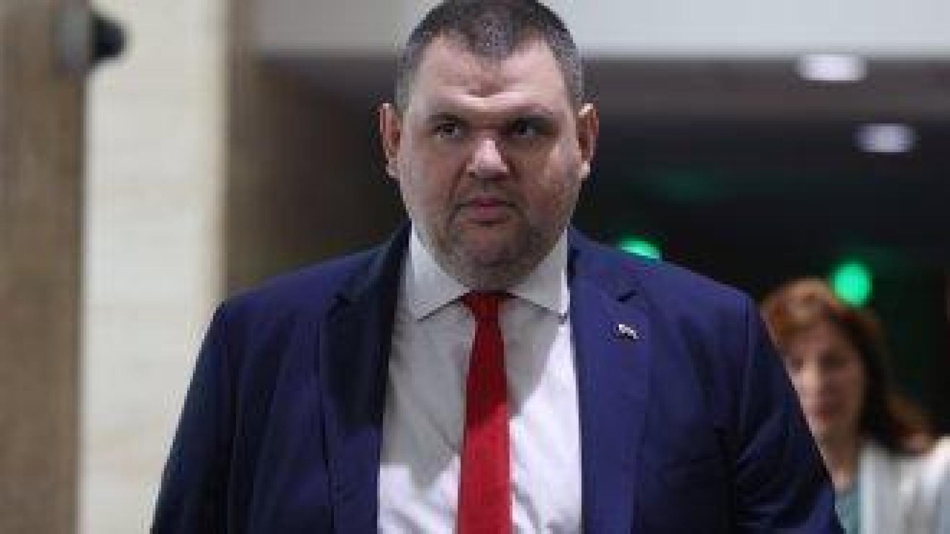 Пеевски пак се активизира, иска спешни мерки срещу водната криза