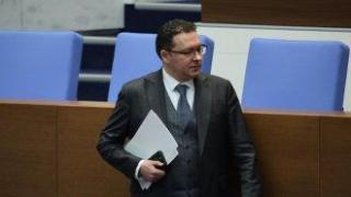И на вътрешния министър не му харесва, че се арестува след фалшиво положителен тест за наркотици